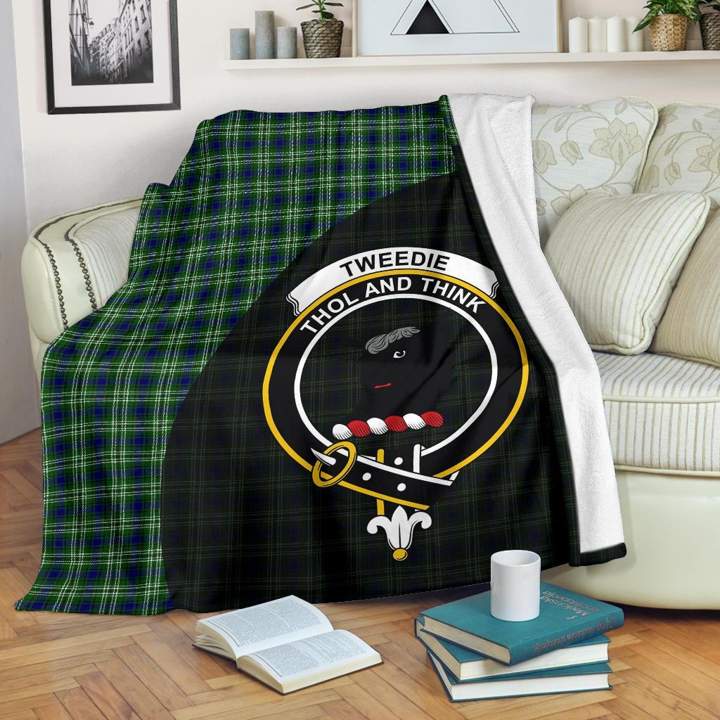 Tweedside District Tartan Crest Blanket Wave Style