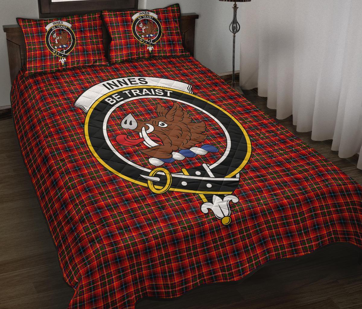 Innes Modern Tartan Crest Quilt Bed Set