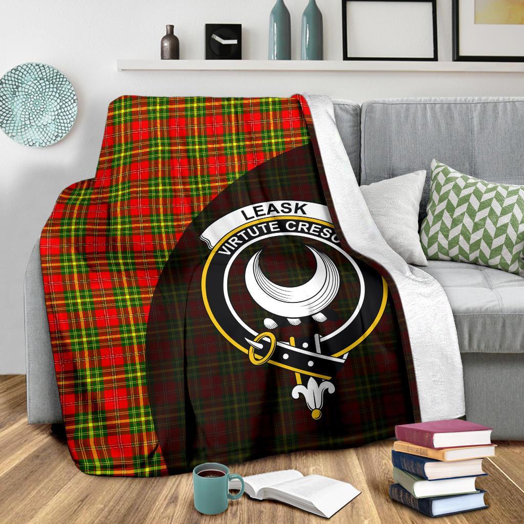 Leask Tartan Crest Blanket Wave Style