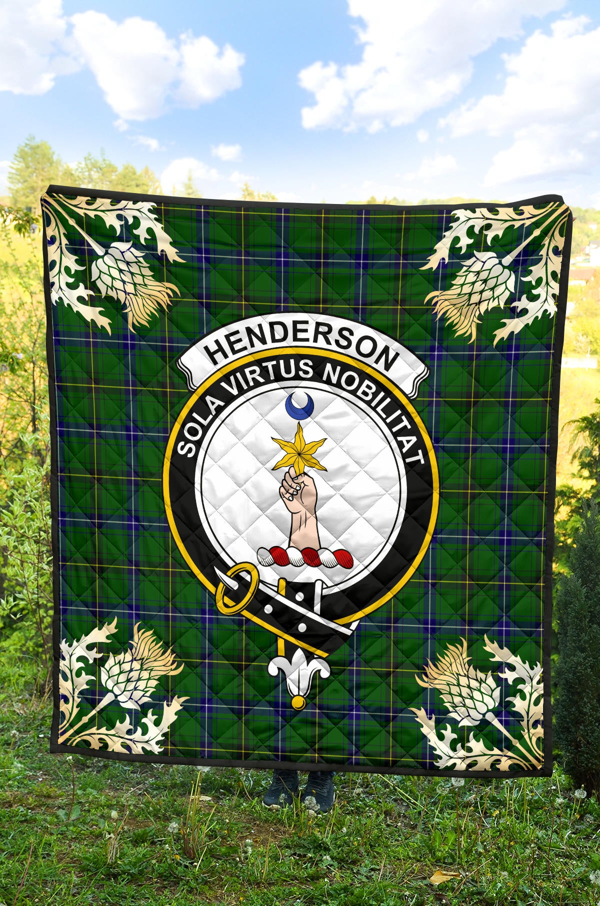 Henderson Modern Tartan Crest Premium Quilt - Gold Thistle Style SP