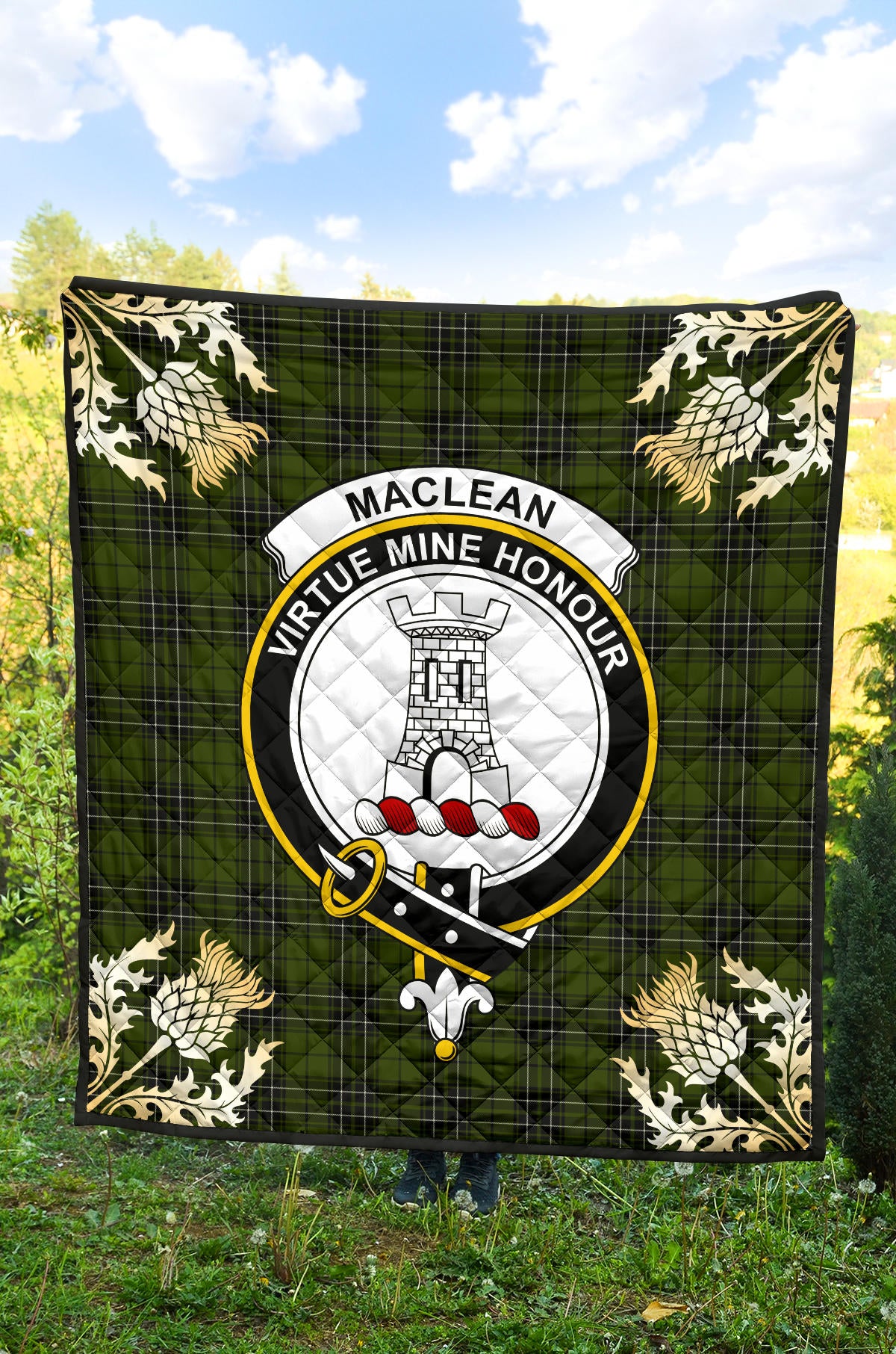 MacLean Hunting Tartan Crest Premium Quilt - Gold Thistle Style SP