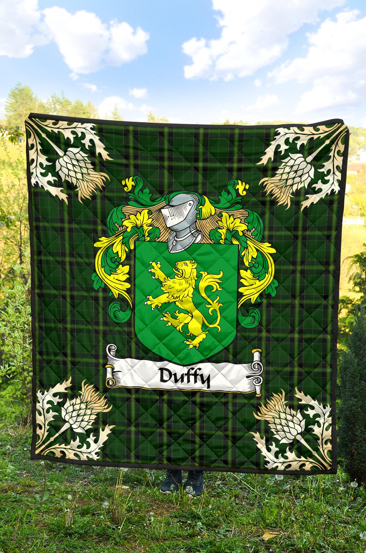 Duffy Tartan Crest Premium Quilt - Gold Thistle Style