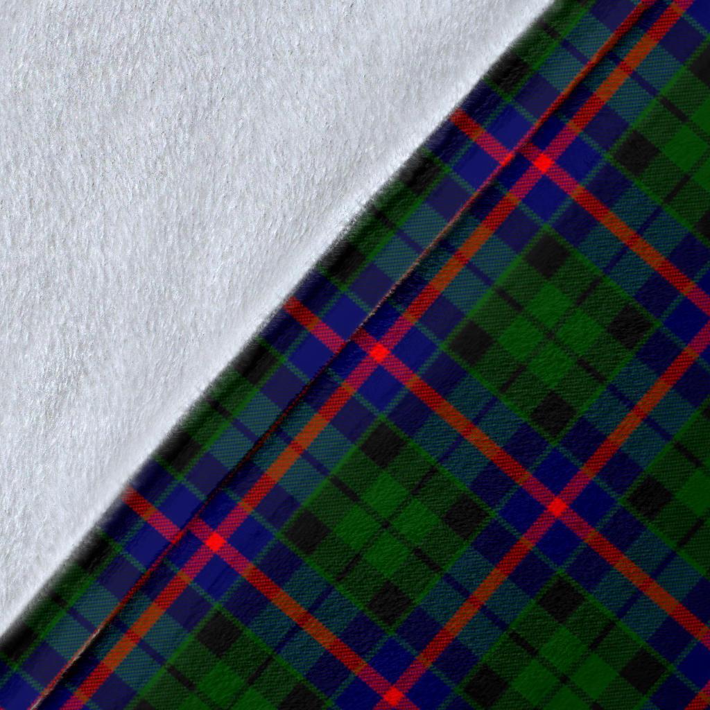 Morrison Modern Tartan Crest Blanket Wave Style