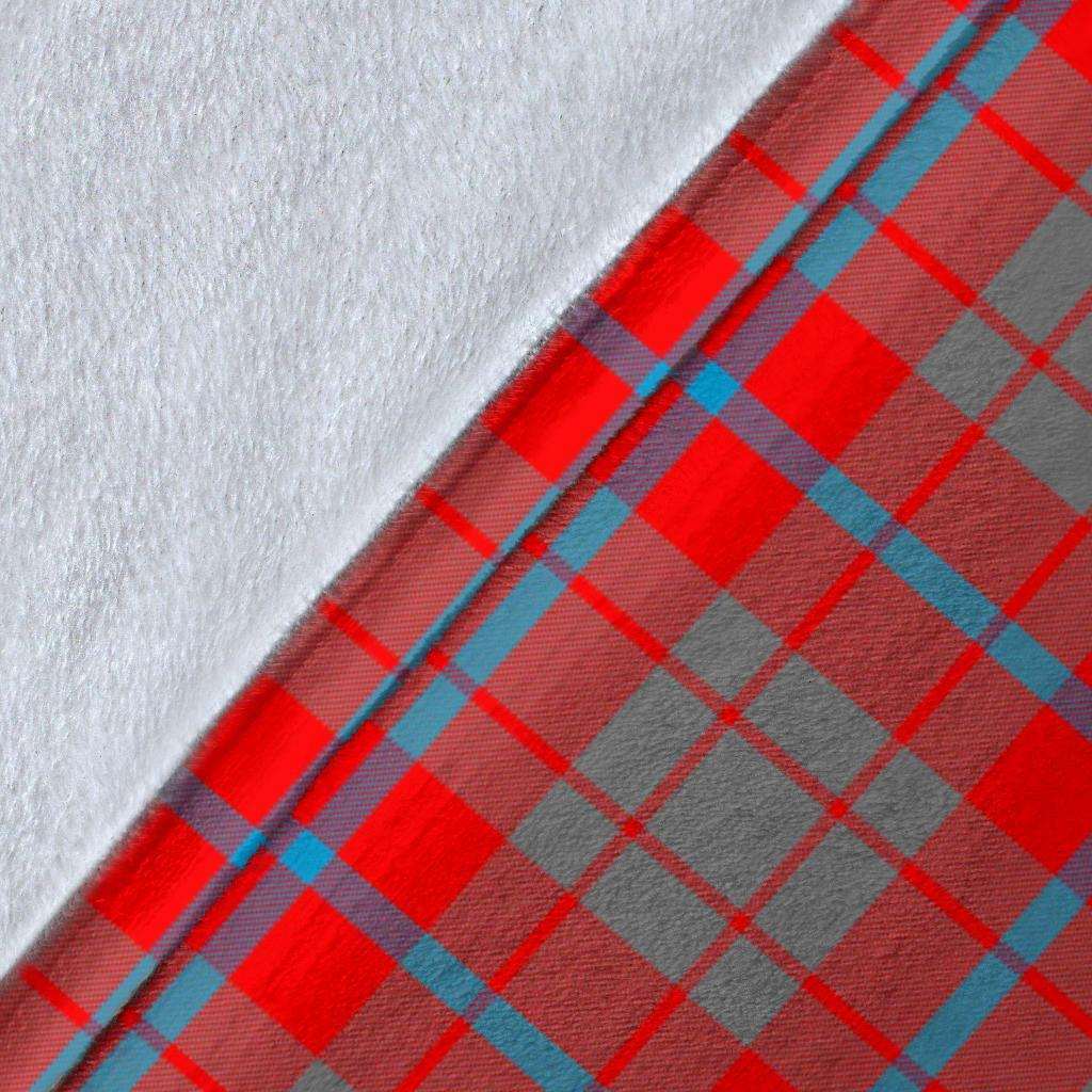 Moubray Tartan Crest Blanket Wave Style