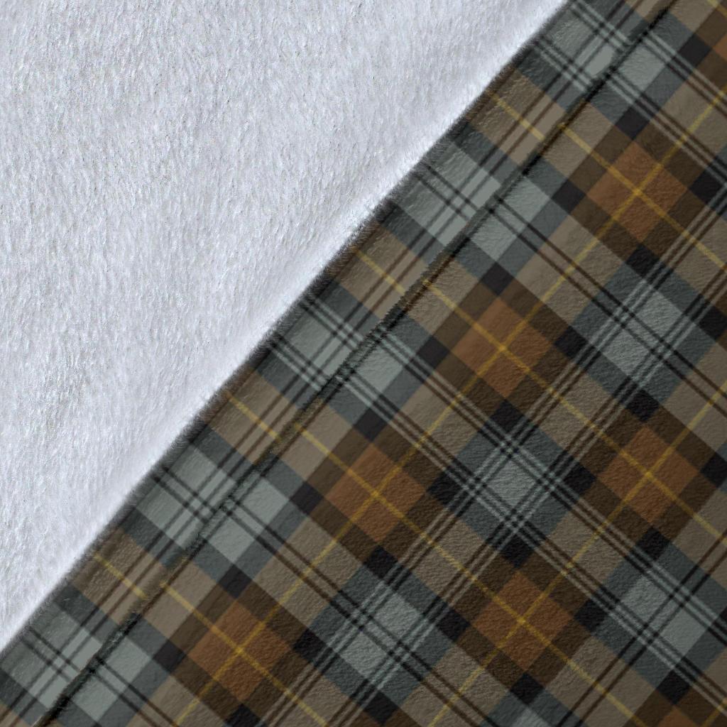 Gordon Weathered Tartan Crest Blanket Wave Style