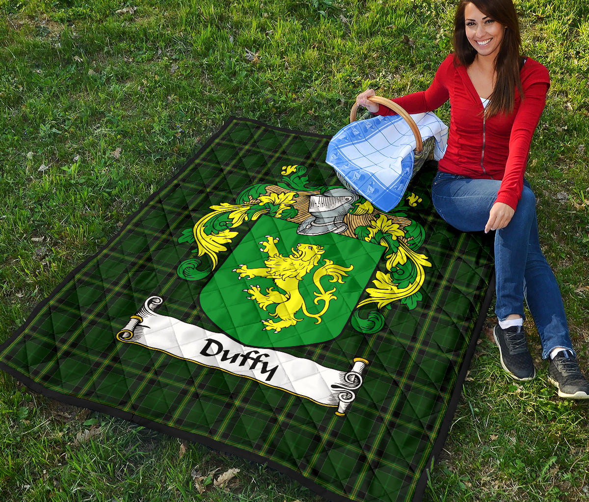 Duffy Tartan Crest Quilt