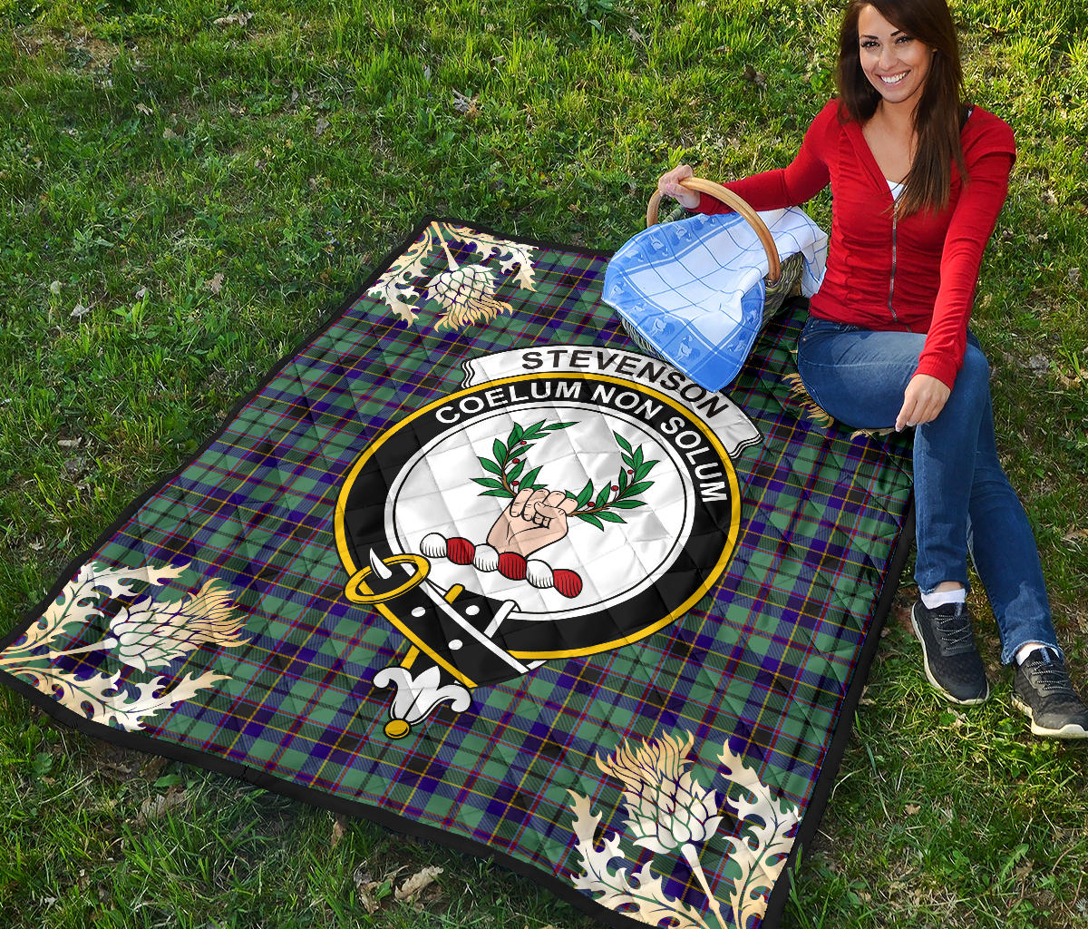 Stevenson Tartan Crest Premium Quilt - Gold Thistle Style SP