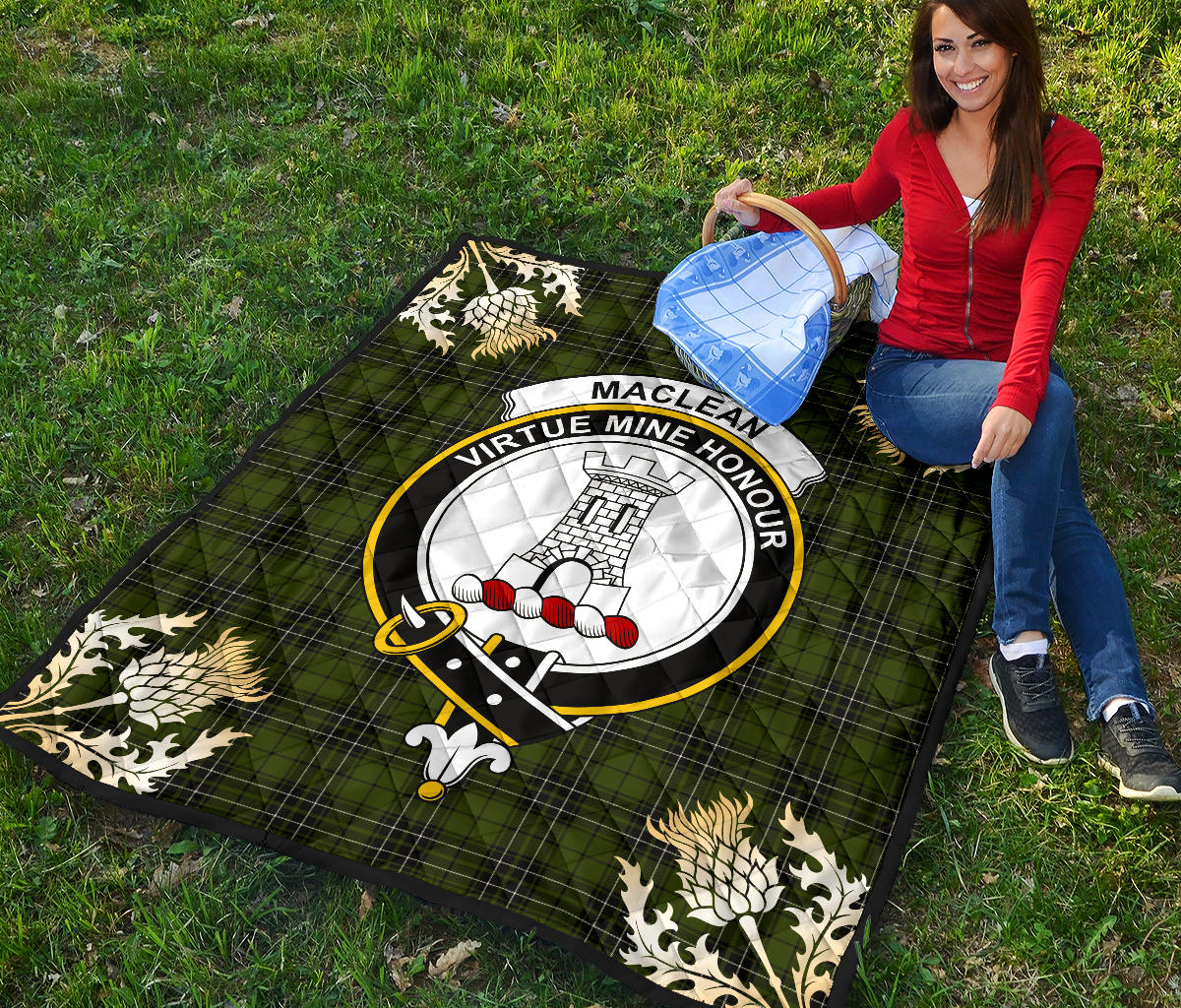 MacLean Hunting Tartan Crest Premium Quilt - Gold Thistle Style SP