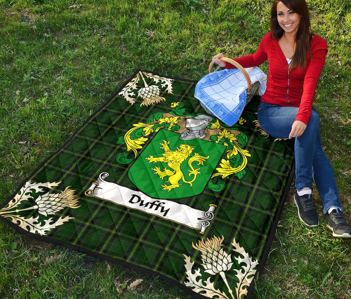 Duffy Tartan Crest Premium Quilt - Gold Thistle Style