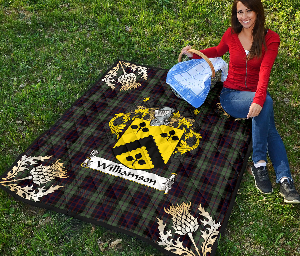 Williamson Tartan Crest Premium Quilt - Gold Thistle Style SP