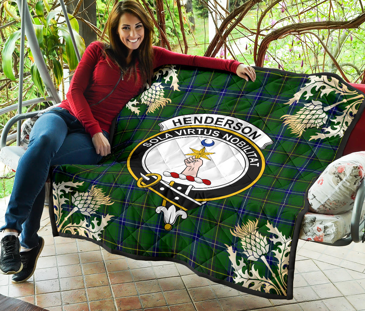 Henderson Modern Tartan Crest Premium Quilt - Gold Thistle Style SP