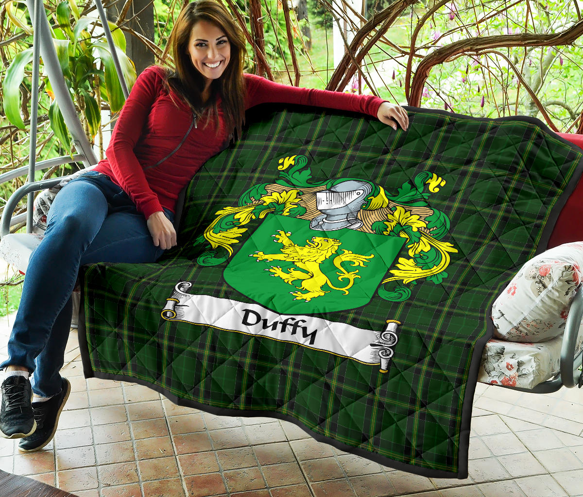 Duffy Tartan Crest Quilt