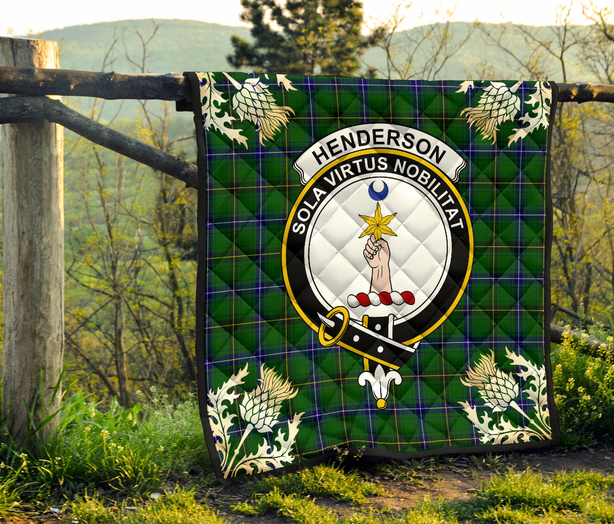 Henderson Modern Tartan Crest Premium Quilt - Gold Thistle Style SP