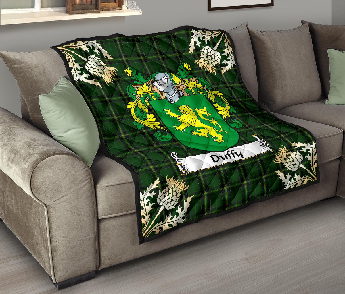 Duffy Tartan Crest Premium Quilt - Gold Thistle Style